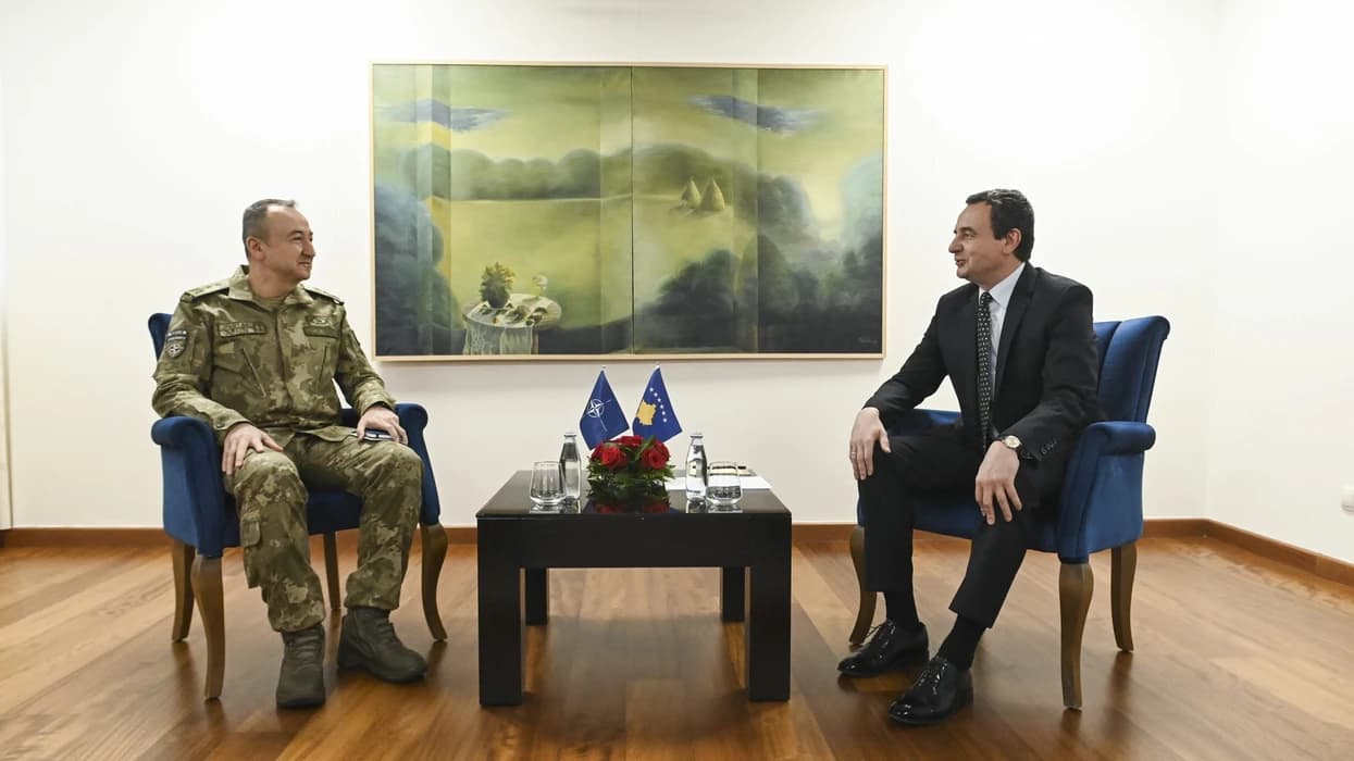 Kurti takoi komandantin e KFOR-it, flasin për sigurinë në Kosovë