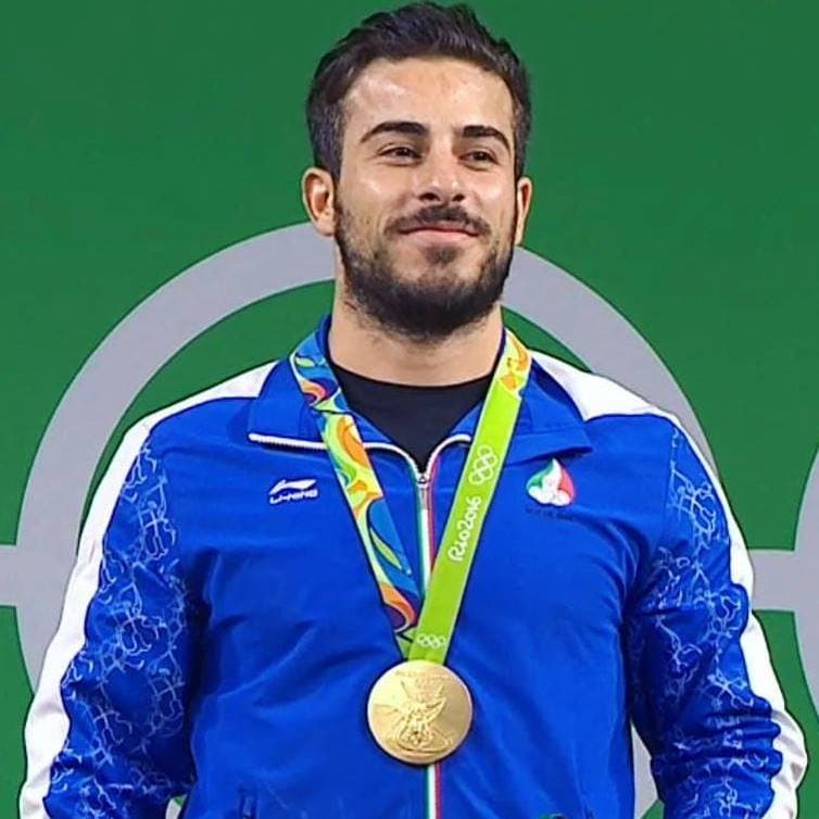 Kampioni Olimpik Rio 2016, peshëngritësi, Kianoush Rostami, do të debutojë sot për Kosovën