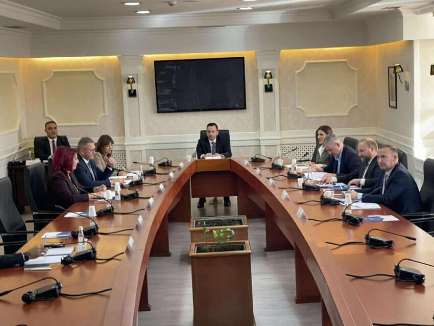 Mblidhet Kryesia e re e Kuvendit, dy pikat për të cilat do të diskutohet