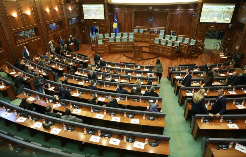Vetëvendosje mbledh nënshkrime për seancë të jashtëzakonshme