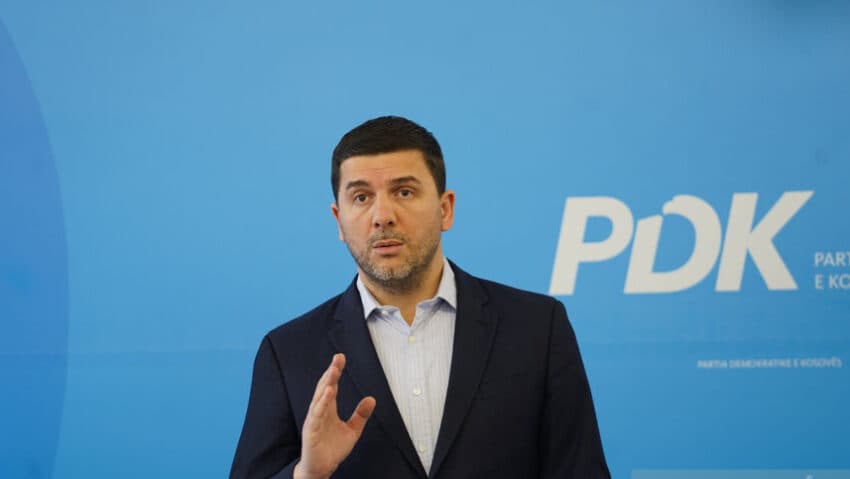 Krasniqi: Thesi i mashtrimeve të një “babadimri” që kurrë s’erdhi për qytetarët e Kosovës