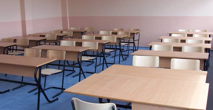 AKK: Shkollat hyjnë në javën e dytë pa dokumentacionin bazë pedagogjik