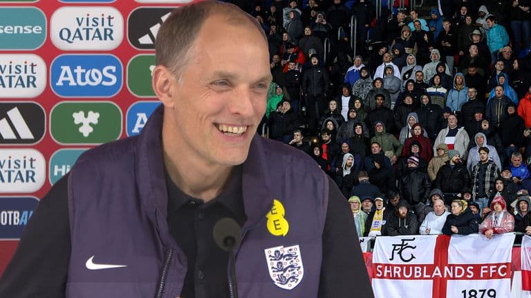 Tuchel me qetësi pas kritikave nga tifozët: “Ky është humori britanik, e pranoj me buzëqeshje”
