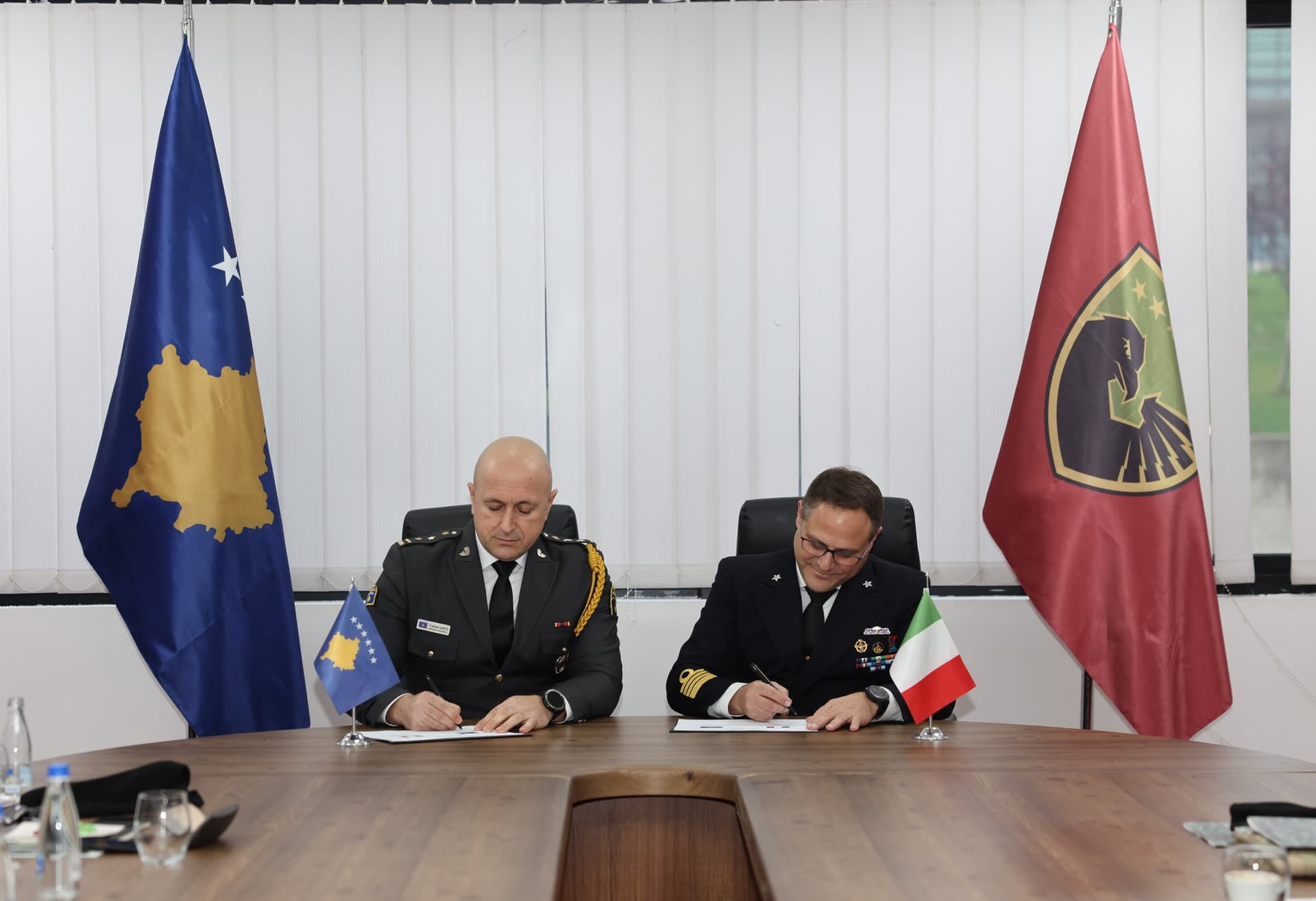 Ministria e mbrojtjes së Kosovës dhe ajo e Italisë nënshkruajnë planin bilateral të bashkëpunimit