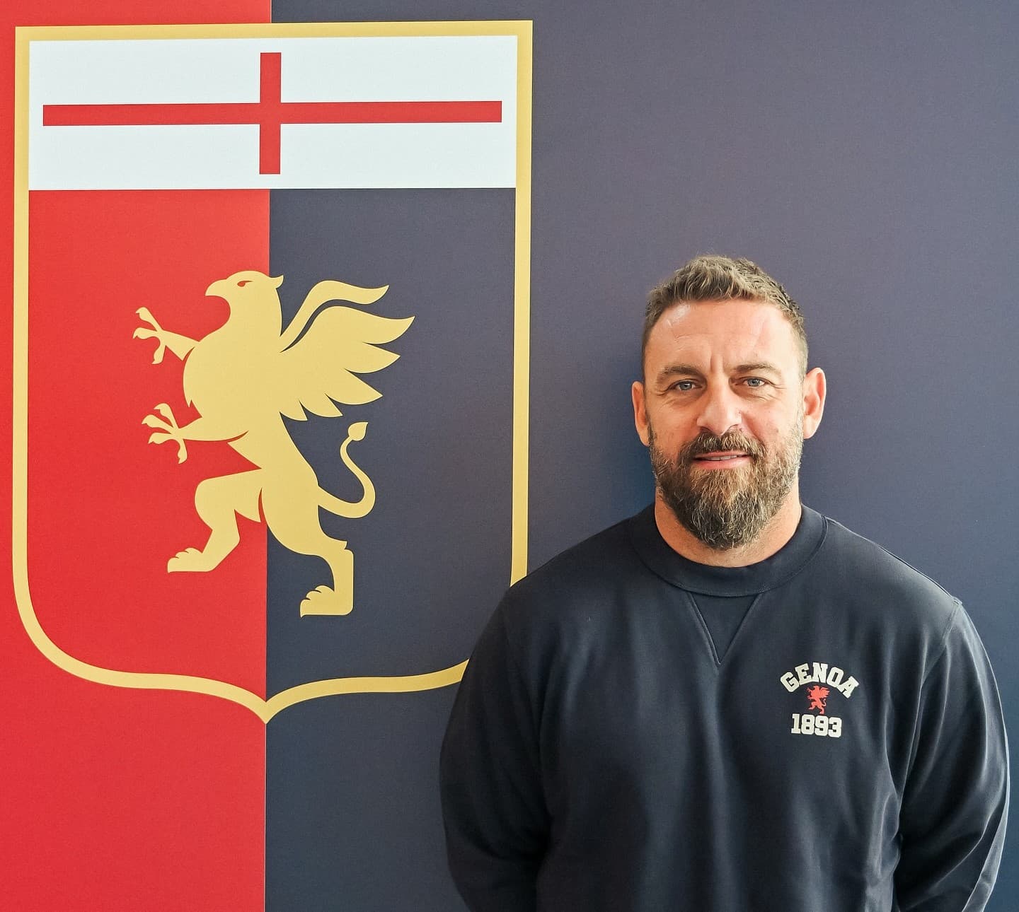 Daniel De Rossi prezantohet te Genoa, merr vendin e Patrik Vierës