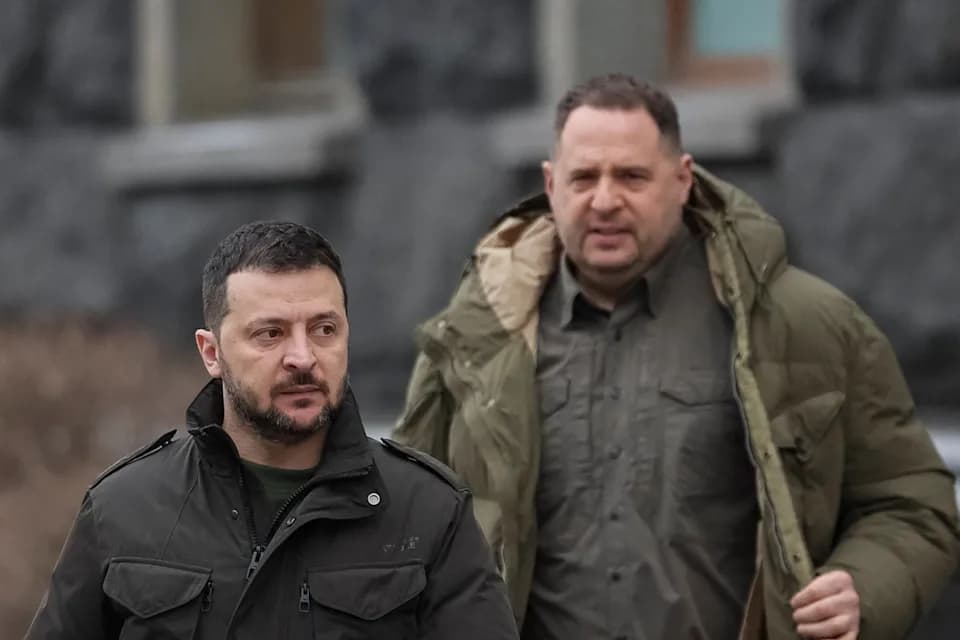 Shefi i kabinetit të Zelenskyt jep dorëheqje pas bastisjes së antikorrupsionit