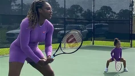 Reket i vogël, ëndrra të mëdha – Serena Williams krenohet për aftësitë në tenis të vajzës 2-vjeçare