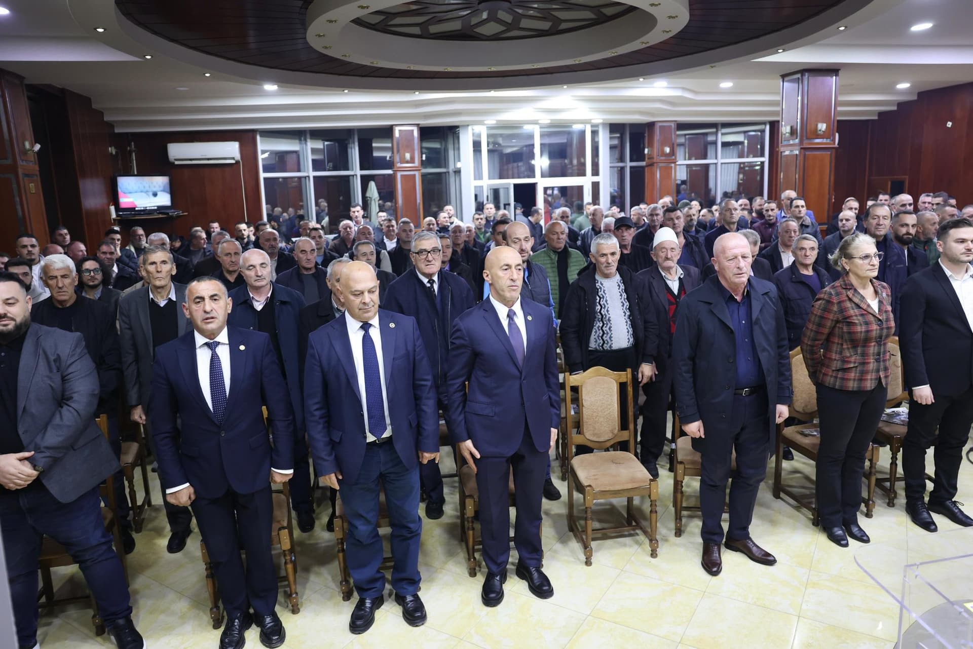 Dita e katërt e fushatës, kandidatët e AAK-së kërkojnë besimin për një mandat të ri