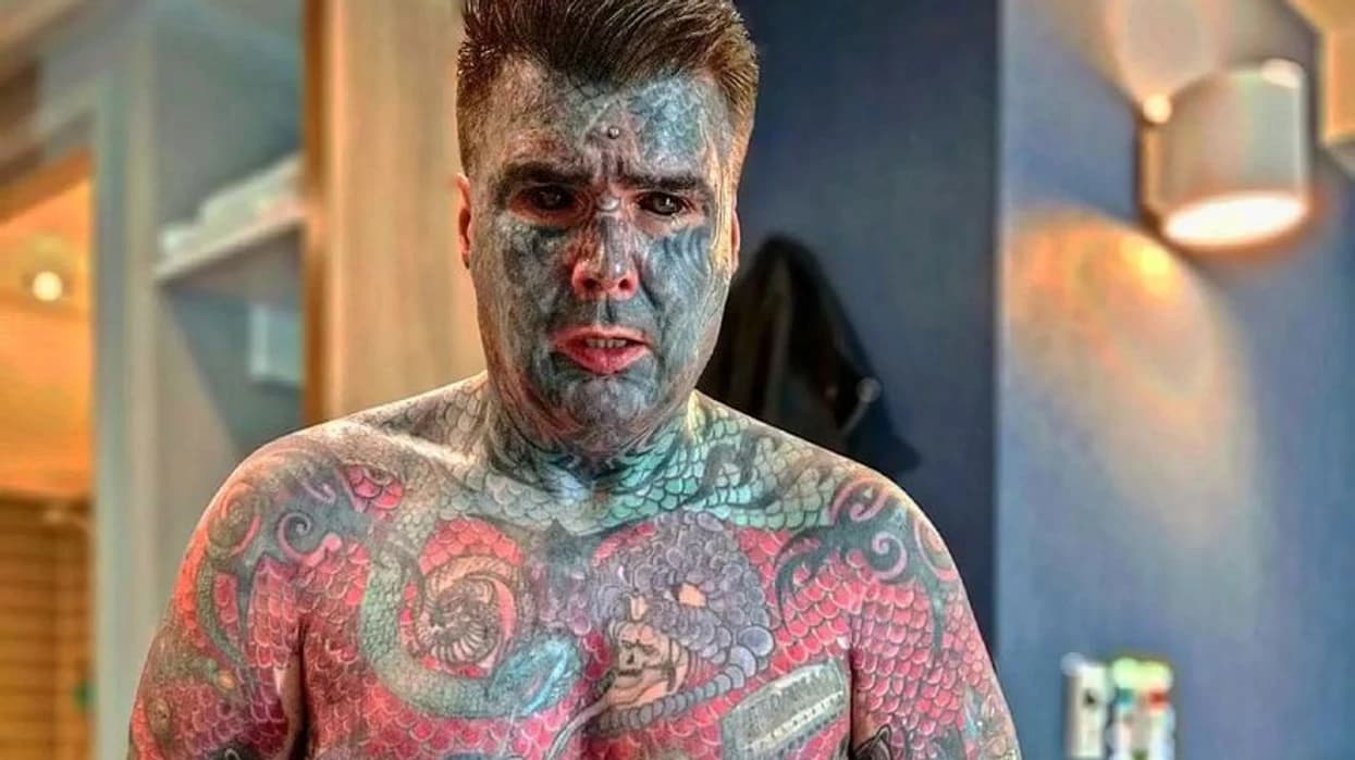 Njeriu me më shumë tatuazhe në Britani thotë se fëmijët ndonjëherë “tmerrohen” prej tij