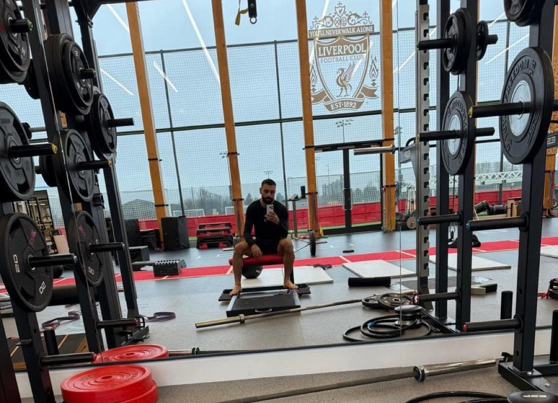 Mo Salah publikon fotografi duke u stërvitur i vetëm pas lënies jashtë nga Arne Slot