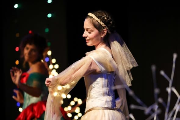 “Krishtlindjet e humbura” sjell magjinë festive në Teatrin Metropol