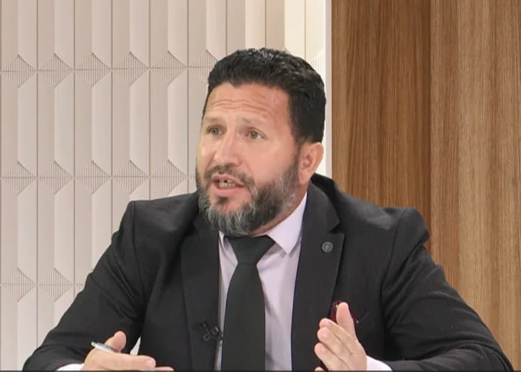 Ali Sefaj kritikon procedurën e votimit me asistencë: “Raporti mjekësor, pengesë e panevojshme për qytetarët”