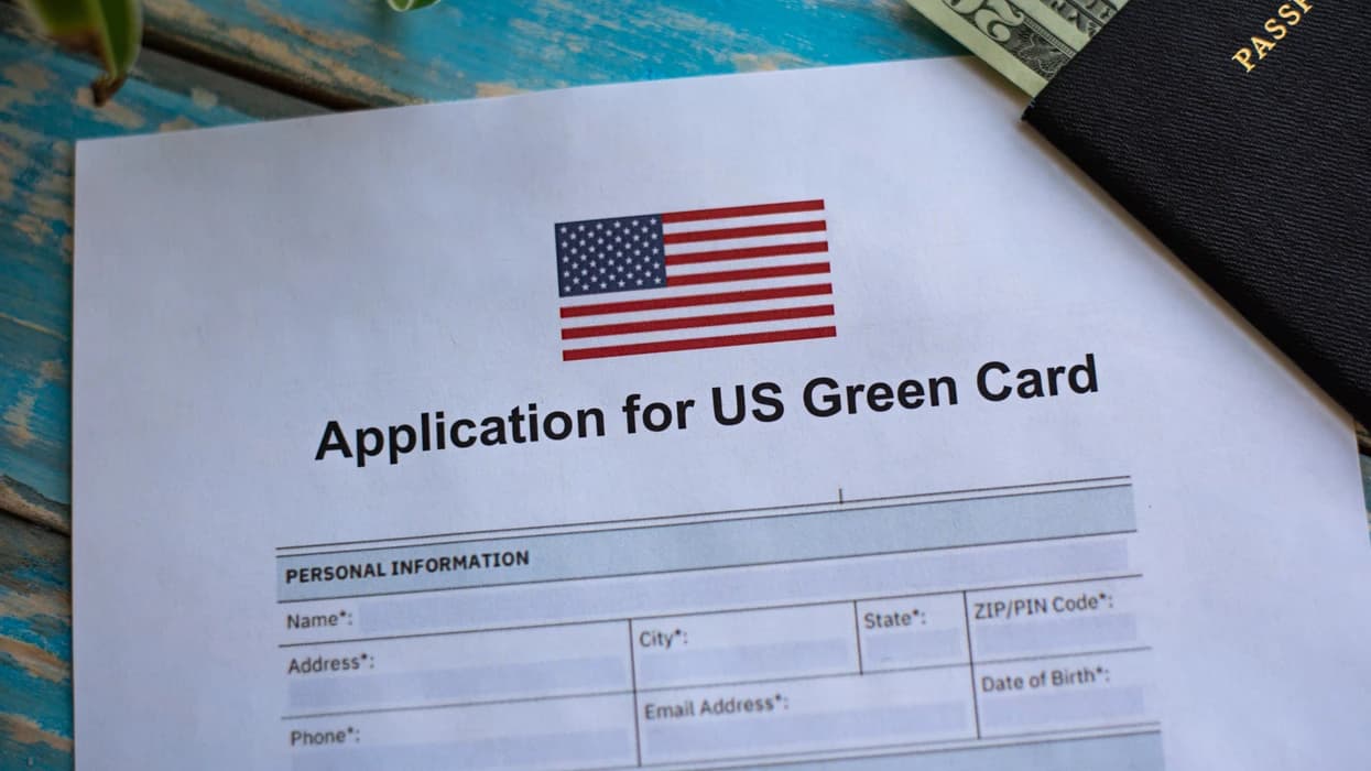Të shtënat në Brown University çojnë në pezullimin e lotarisë amerikane për vizat ‘Green Card’