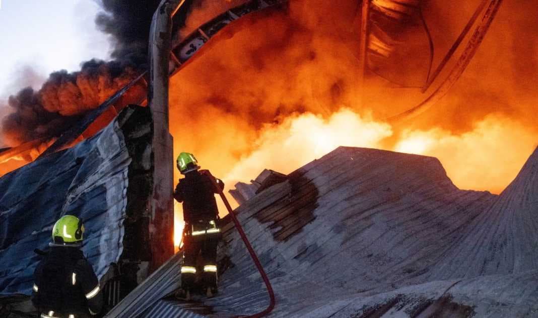 Porti pranë Odesës goditet nga raketat ruse, vriten shtatë persona