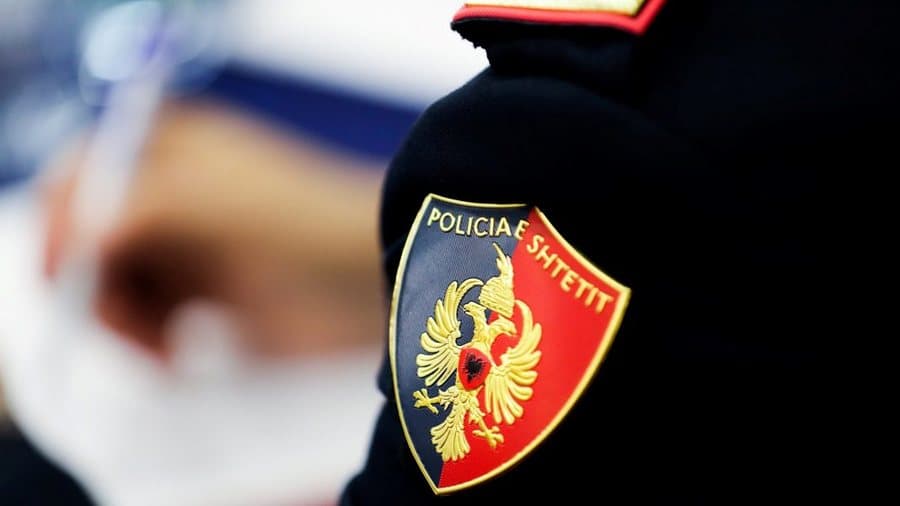 Foshnja vdiq pasi u braktis nga e ëma në ballkon – Indonezianja përfundon me pranga në duar në Tiranë