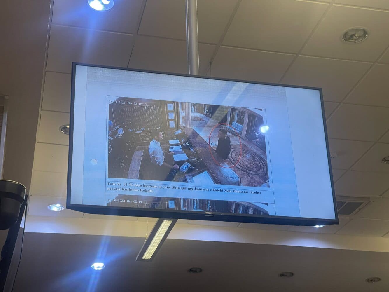 Shfaqen pamje të Naim Muselit e Kushtrim Kokallës kur hyjnë në hotel pas vrasjes së Liridona Ademajt