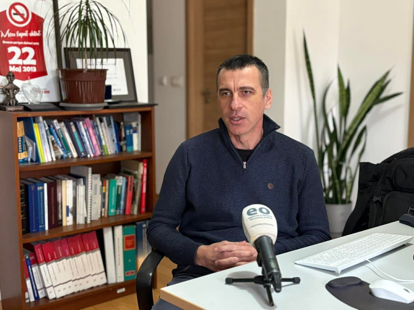Cigaret elektronike u shiten edhe fëmijëve nëpër shkolla? Spahija: Mosrregullimi i ligjit po shfrytëzohet prej tregtarëve