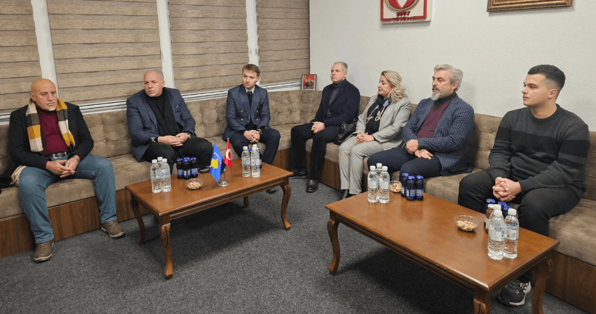 KDTP shënon ditën e dytë të fushatës me takime dhe mesazhe të forta nga Prizreni