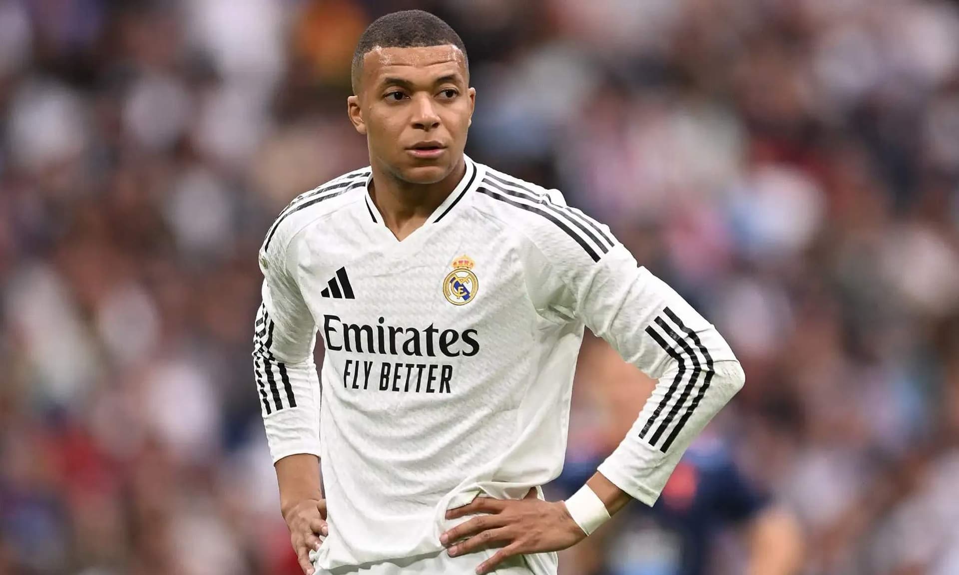 Kylian Mbappe do të mungojë tre javë për shkak të një dëmtimi në gju