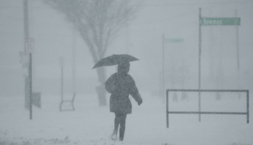 Stuhi e fuqishme në ShBA: Borë dhe shi nga Midwest deri në New York