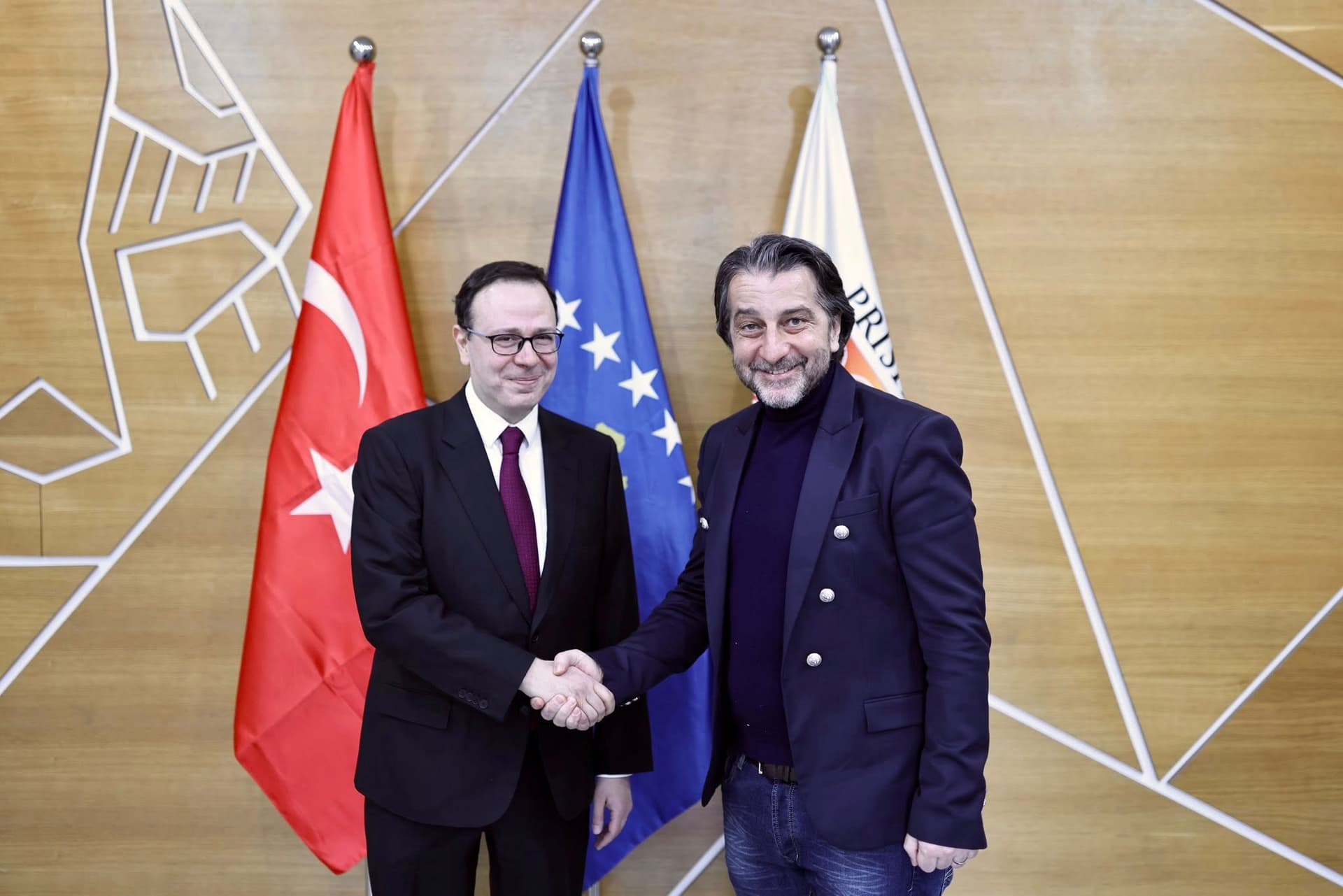Ambasadori i Turqisë në Prishtinë uron Ramën për mandatin e dytë