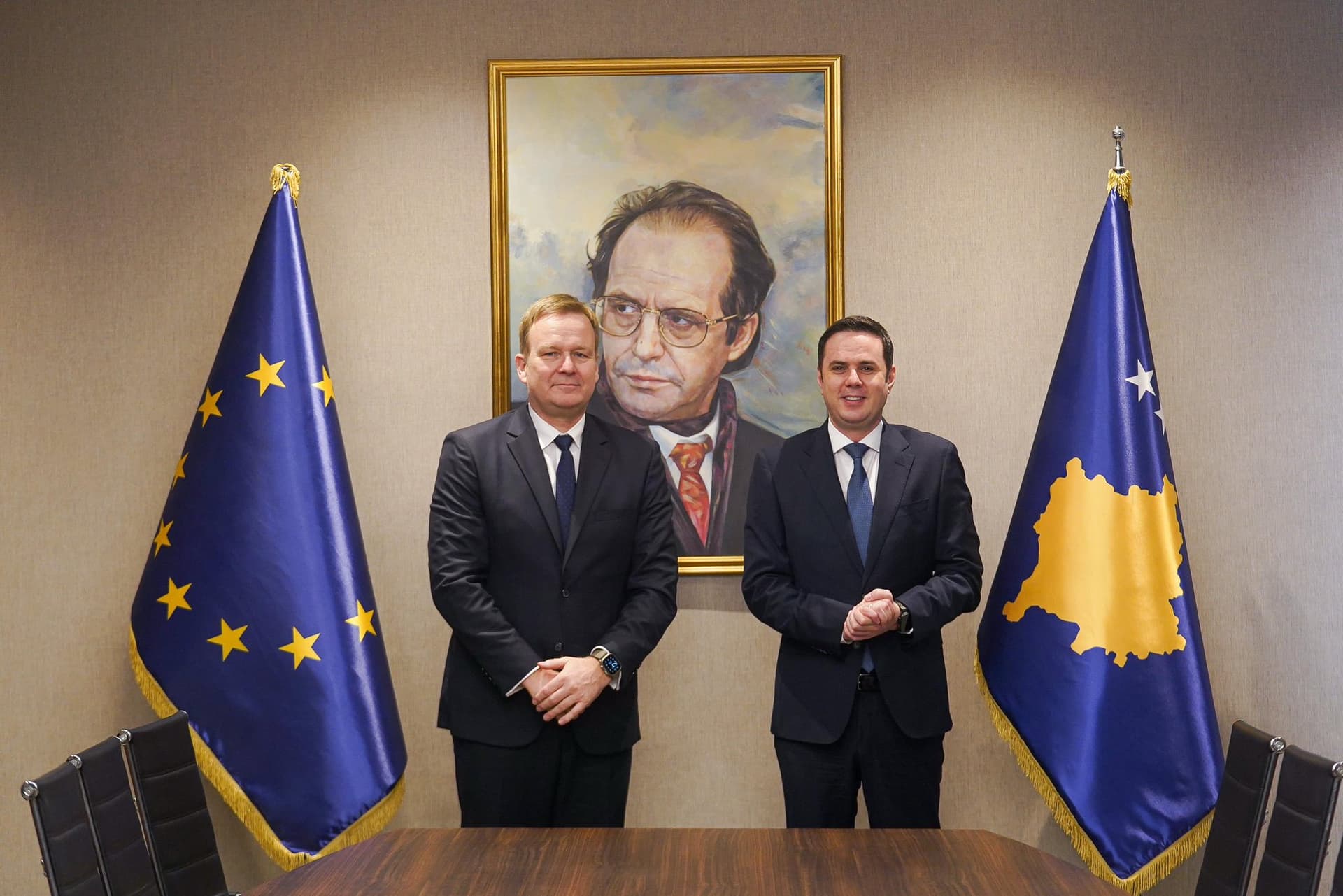 Edhe Abdixhiku takon të dërguarin e BE-së: Bashkimi Evropian të vazhdojë angazhimin dhe mbështetjen për Kosovën