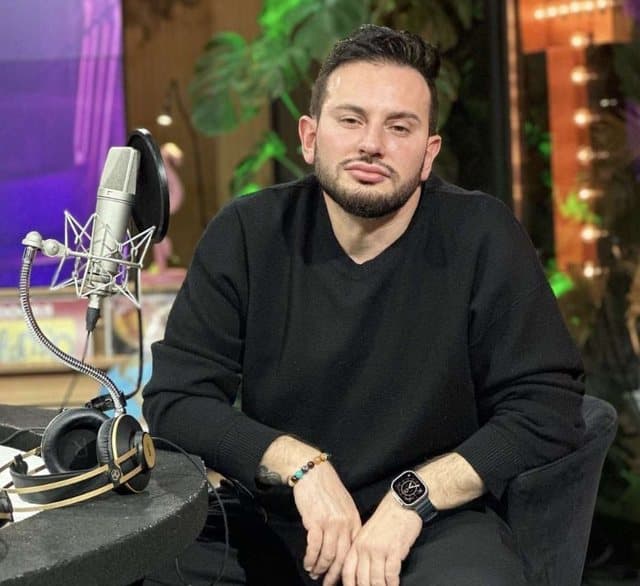 Dhunohet dhe më pas kërcënohet: shtëpia e aktivistit Elton Tozaj lyhet me benzinë