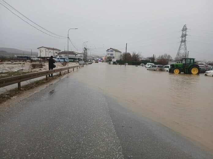 Ndalohet përkohësisht qarkullimi i automjeteve në një segment të rrugës Ferizaj – Prishtinë