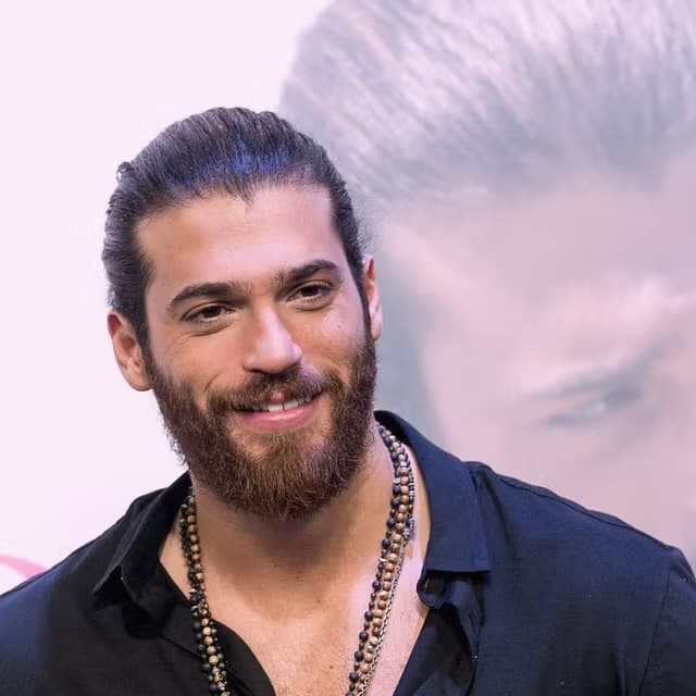 Aktori Can Yaman përfundon në polici, si pjesë e një hetimi për drogë