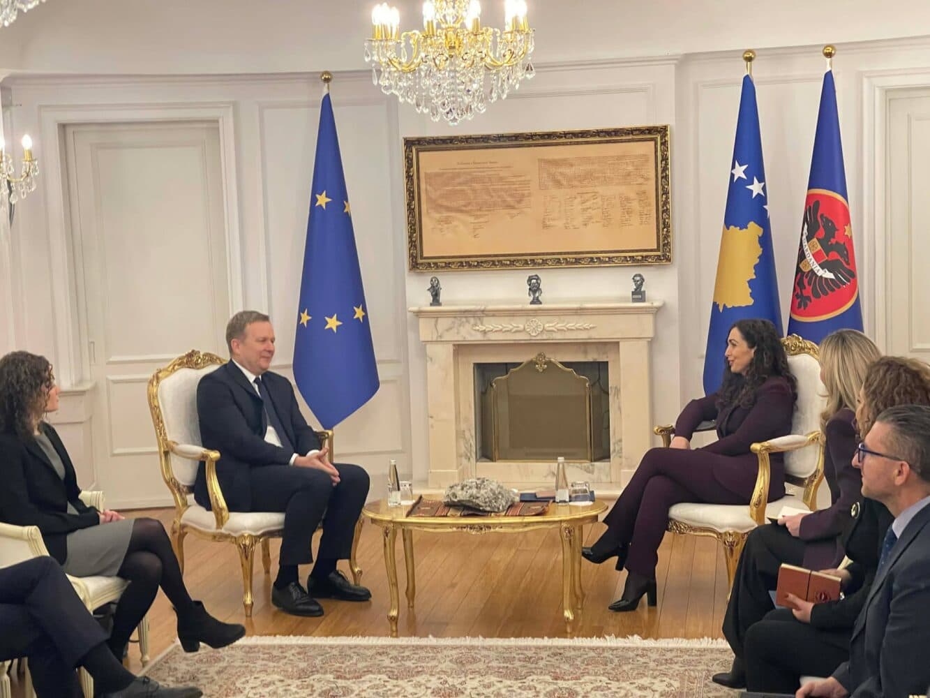 Sorensen përfundon takimin me Kurtin, takohet me Osmanin