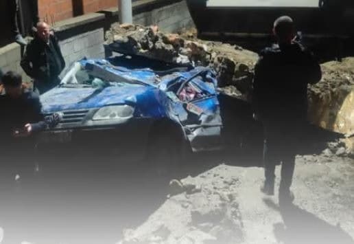 Shembja e murit mbi automjetin në Han të Elezit, detyroi evakuimin e banorëve