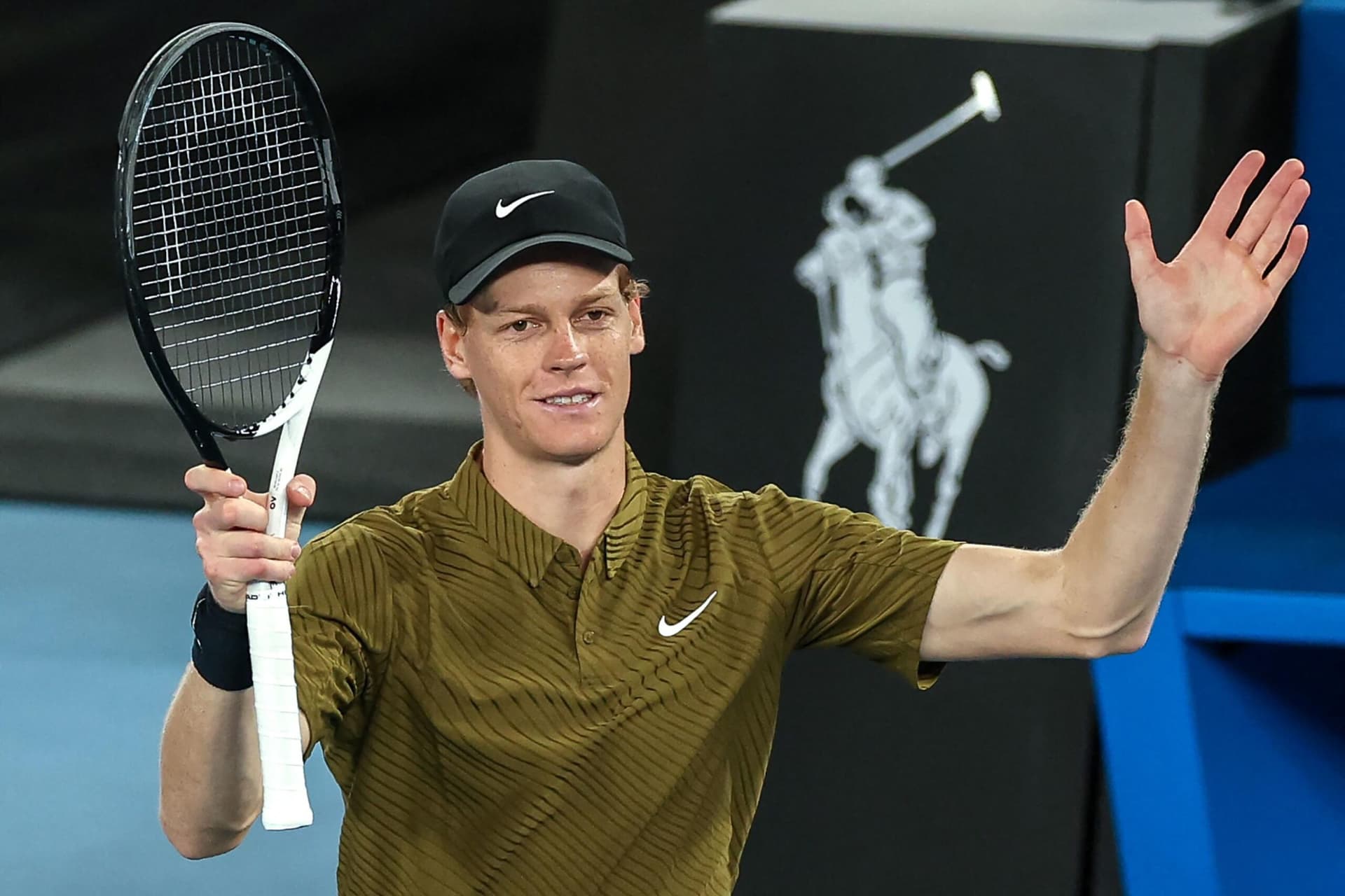 Australian Open, Sinner triumfon, Tsitsipas eliminohet, Swiatek dhe Osaka avancojnë