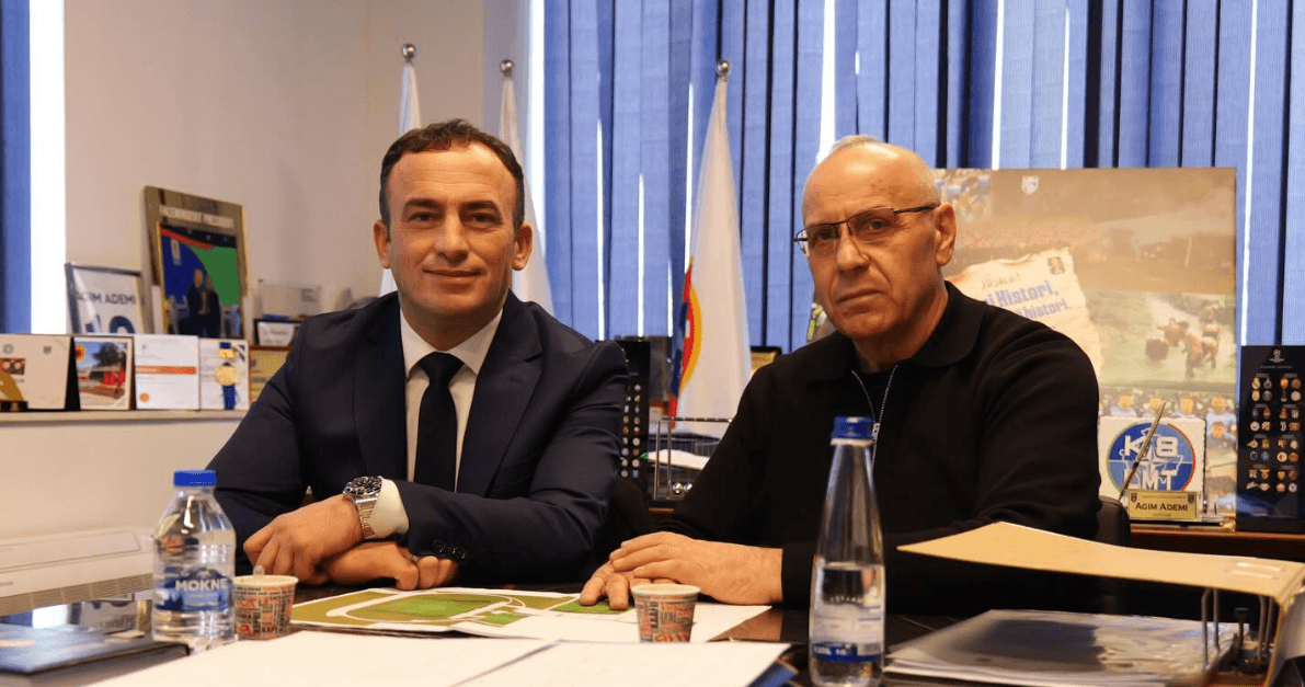 Ademi takon kryetarin e Obiliqit, në fokus zhvillimi i futbollit dhe Kampi i të Rinjve