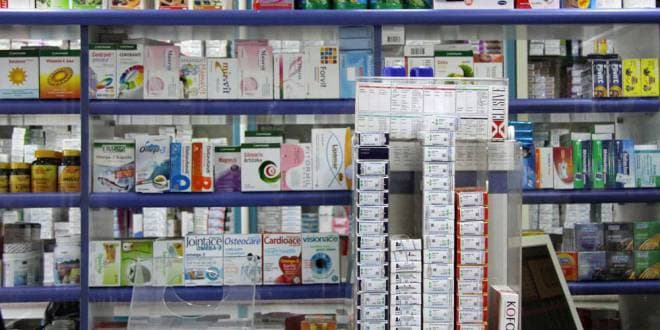 Dogana e Kosovës targeton Pejën dhe Gjakovën për kontrolle në barnatore