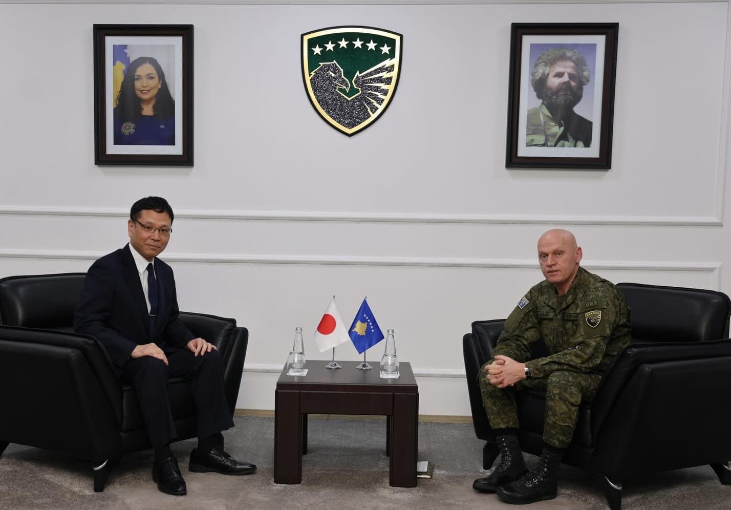 Komandanti i FSK-së priti në takim të Ngarkuarin me Punë të Ambasadës së Japonisë në Kosovë dhe Atasheun e Japonisë