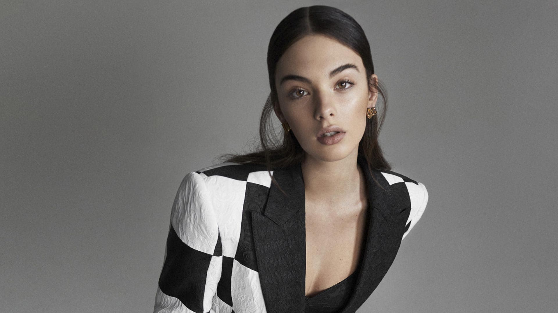 Deva Cassel, vajza e Monica Bellucci, shkëlqen në Javën e Modës në Paris