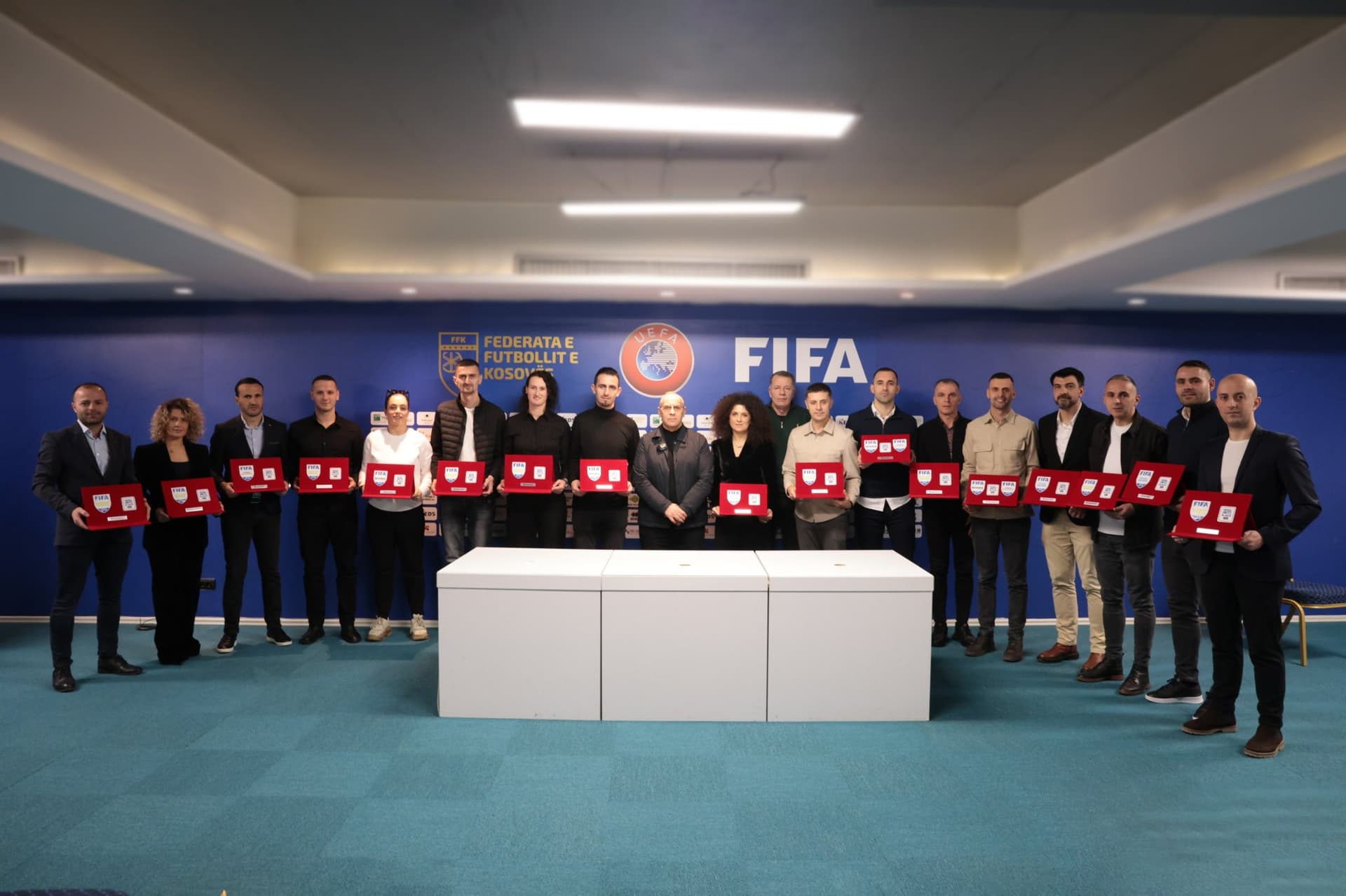 FFK ndan stemat e FIFA-s për gjyqtarët kosovarë për vitin 2026