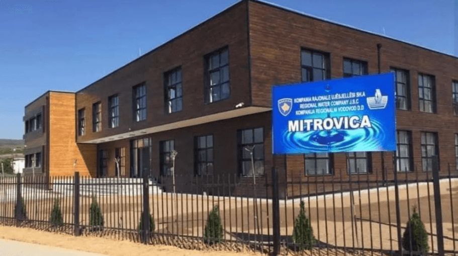 “KRU” Mitrovica do të intervenojë në rrjetin e ujësjellësit dhe kanalizimit, këto zona mbeten pa ujë