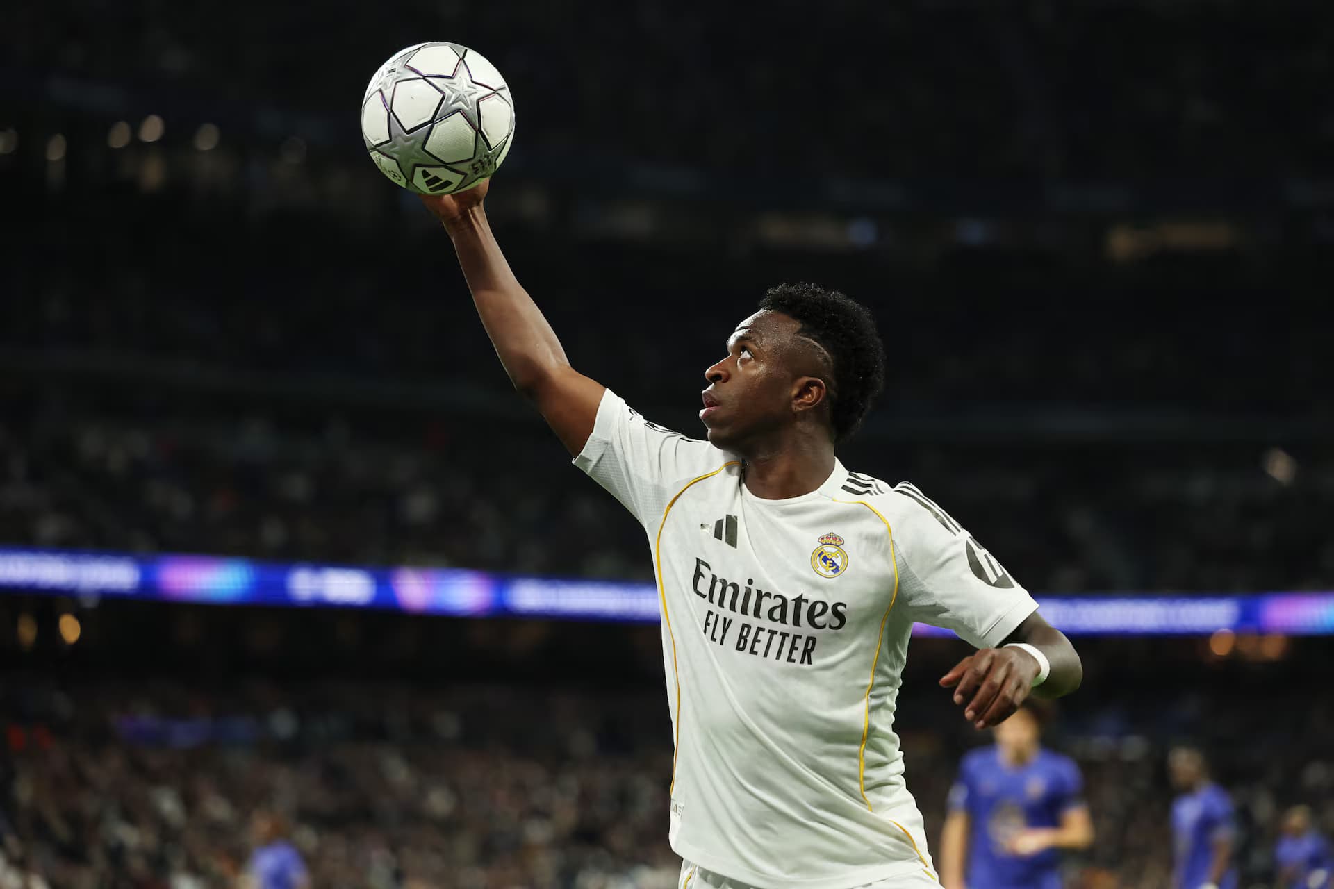 Vinicius Junior shkëlqen në Bernabéu dhe hyn në historinë e Ligës së Kampionëve