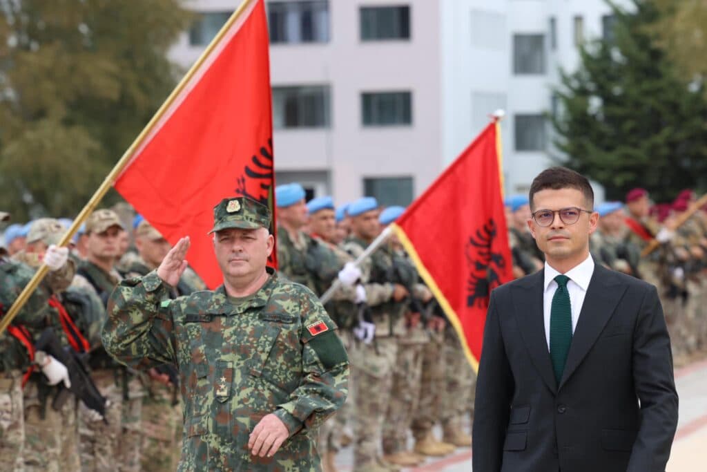 Rritja e pagave për ushtarakët në Shqipëri, ministri Vengu: Synojmë nivelin e NATO-s