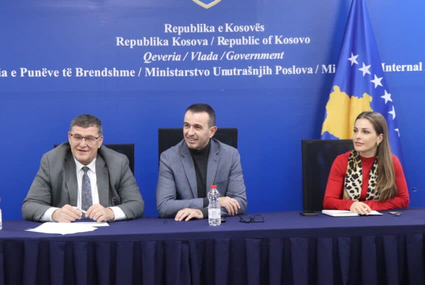 MPB vlerëson zbatimin e Strategjisë për Armë të Vogla dhe të Lehta, rritet raportimi i të shtënave me armë