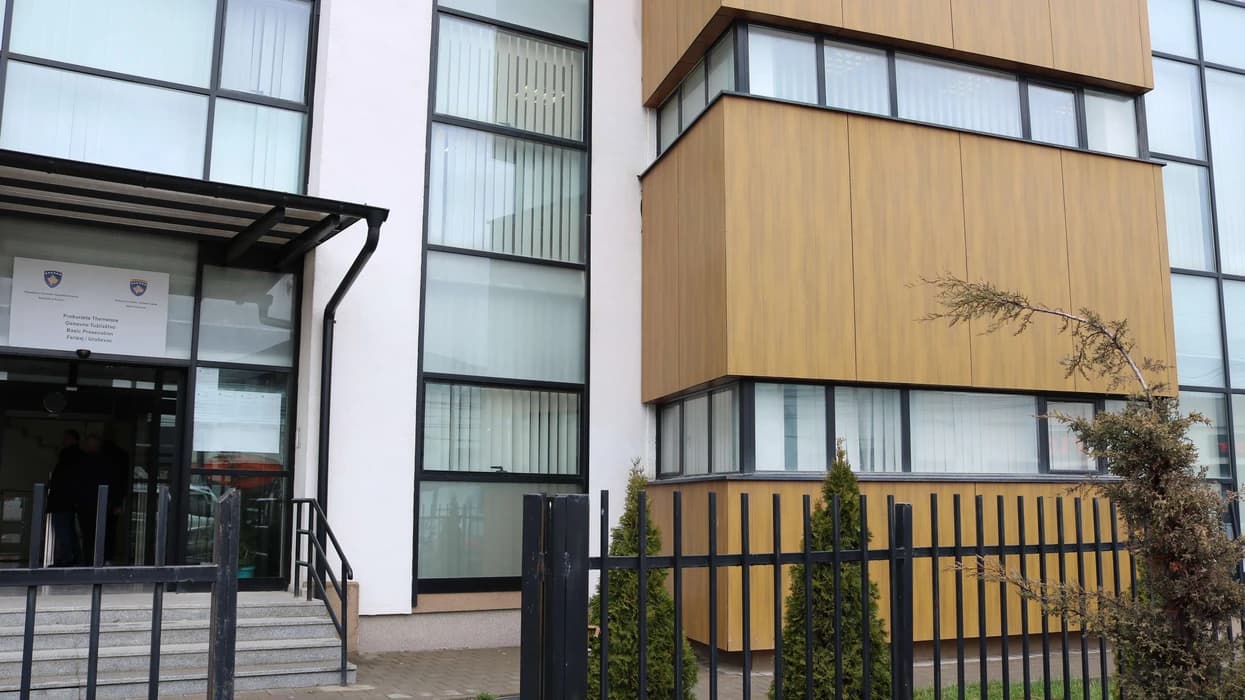 Prokuroria në Ferizaj kërkon paraburgim për të dyshuarin për shitblerje narkotikësh