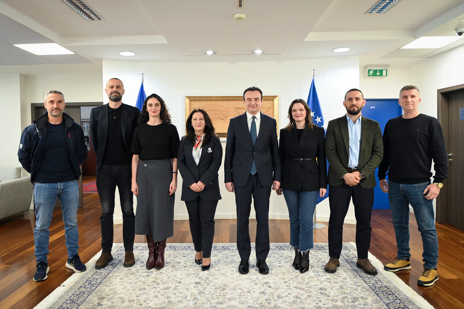 Kurti takohet me grupin e alpinistëve, që do të ngjisin majën e Kilimanxharos