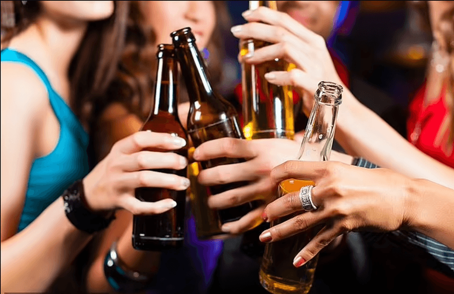 Alkooli dëmton mishrat e dhëmbëve dhe rrit rrezikun për probleme në gojë