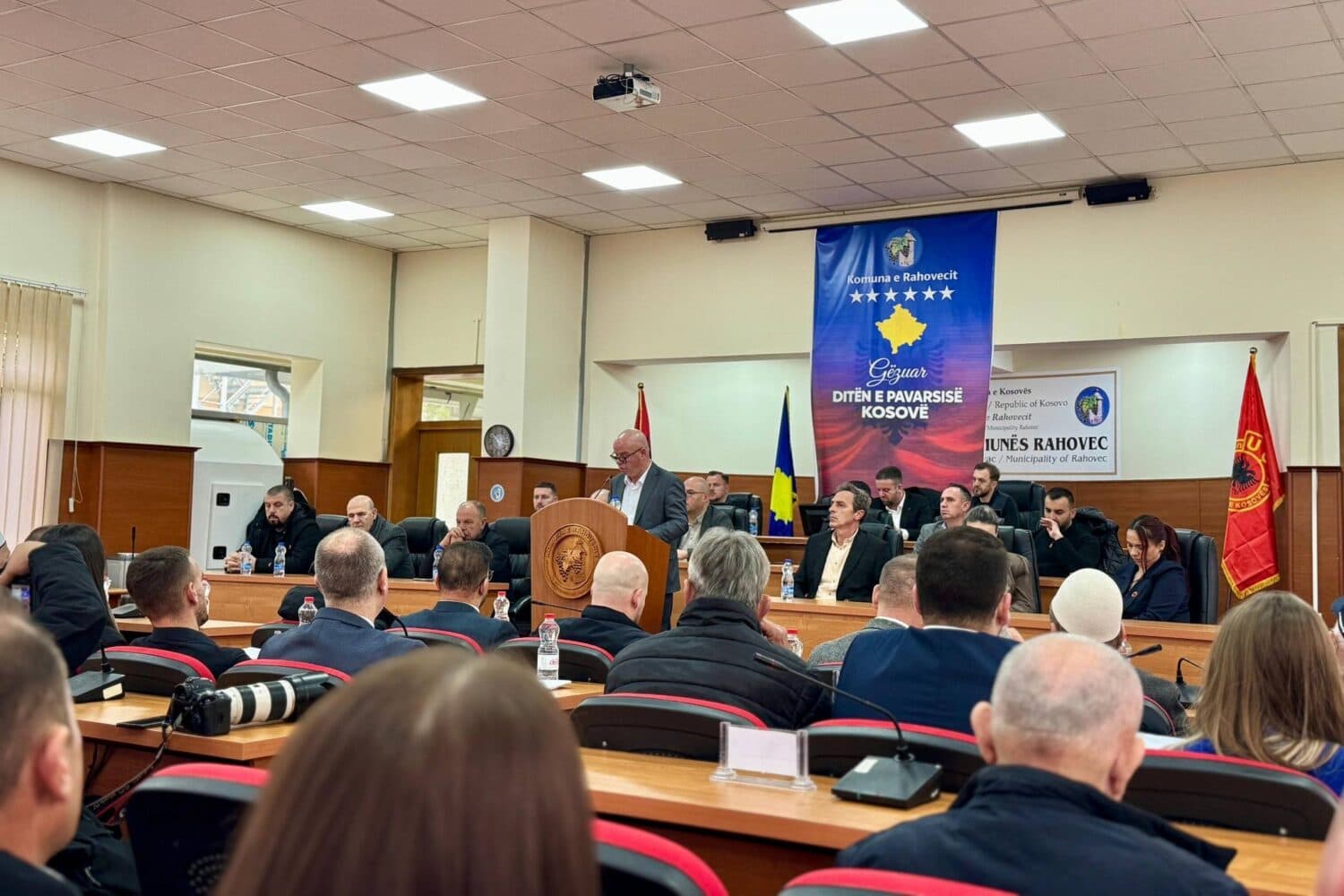Rahoveci mban seancë solemne për 18-vjetorin e Pavarësisë së Kosovës