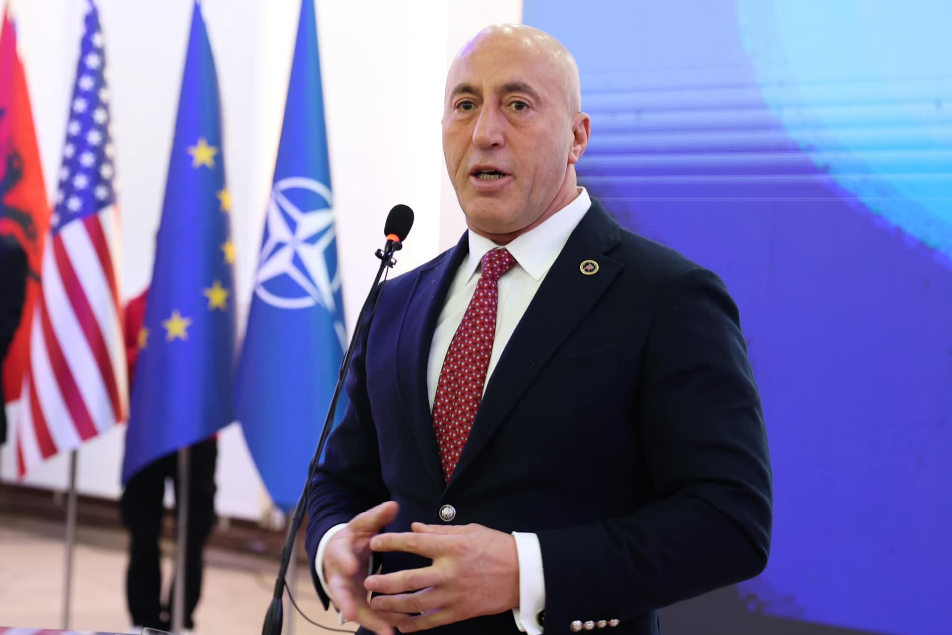 Takimet e Haradinajt në Amerikë i vënë në alarm serbët