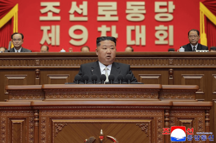Kim Jong Un hap Kongresin e Nëntë të Partisë në Koreja e Veriut, 5,000 delegatë votojnë pro