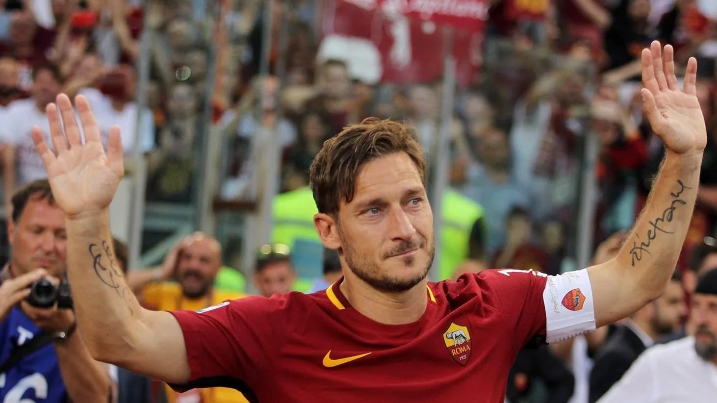 Francesco Totti konfirmon bisedimet për rikthimin te AS Roma