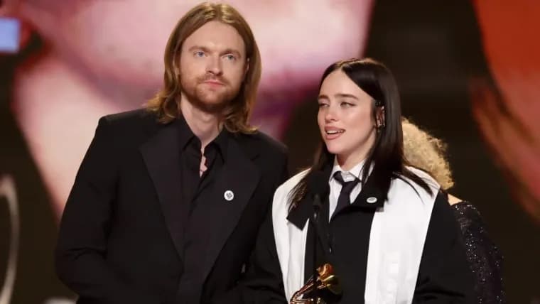 Momenti i fuqishëm i Billie Eilish në Grammy: “Asnjë njeri nuk është ilegal” në fjalimin e saj emocionues