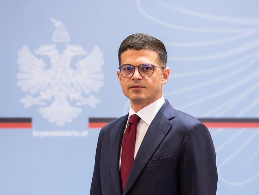 Gjyqi ndaj ish-krerëve të UÇK-së, Vengu: Kjo padrejtësi e institucionalizuar rihap plagë historike